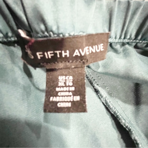 Saks Fifth Avenue Elegant Teal Satin Pajama Set - Picture 4 of 5